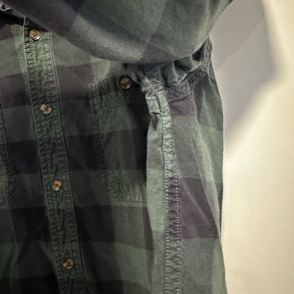 Timberland Flannel Men’s Medium Green and Black Heavyweight Plaid Button down. - Picture 9 of 12